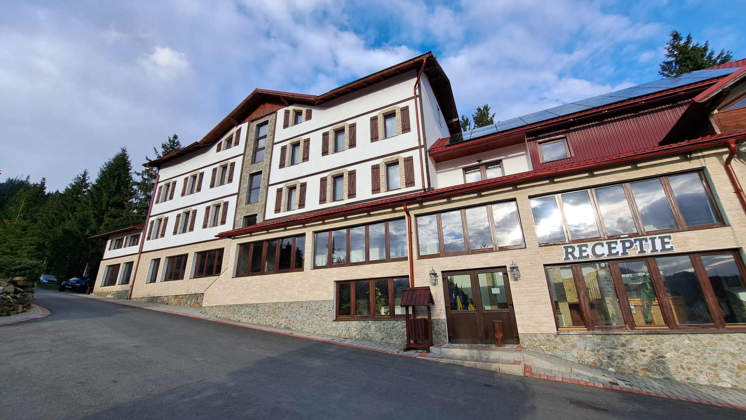 Luxuria Travel transformă Complexul Alpina Blazna în hub-ul central pentru programele sale dedicate comunităților școlare și corporate