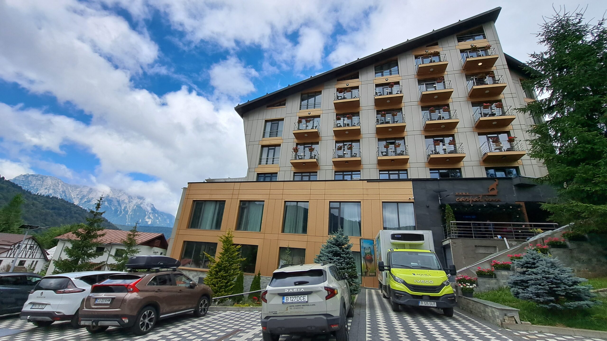 Hotel Carpat Inn din Azuga: investițiile continue transformă fiecare sejur într-o experiență memorabilă